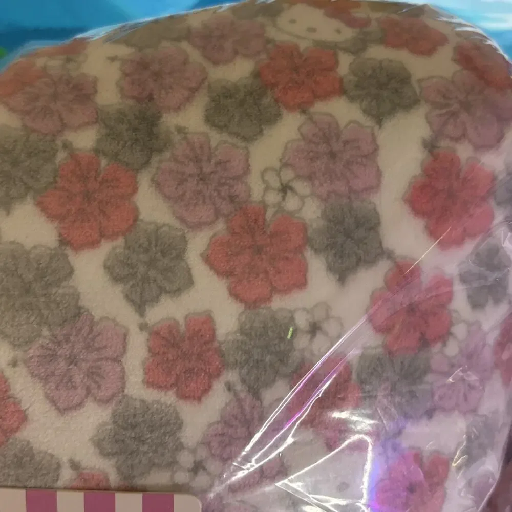 Hello Kitty 2 Pack Decorative Pillows Flower Face Plush Set Kawaii 2025 Sanrio